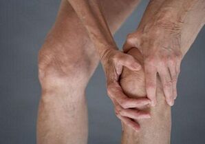 Kaugalingon -massage sa tuhod sa Arthrosis